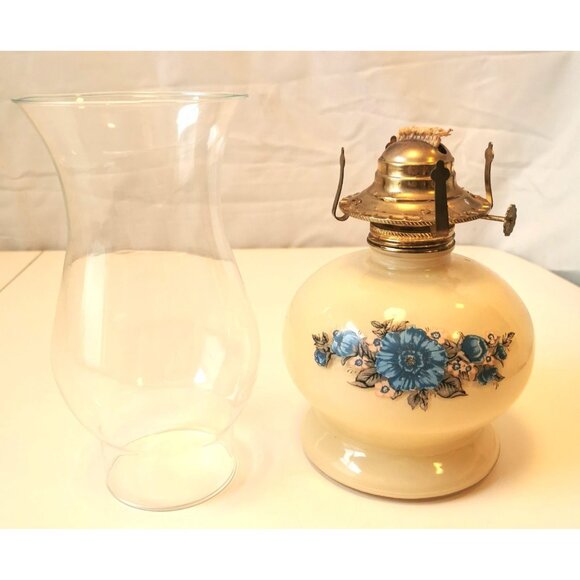 Vintage Lamplight Farms Oil Lamp White Ceramic Blue Floral Milk Glass 1970s - Picture 4 of 8
